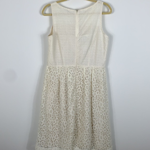 DR Collection cream colored lace sleeveless dress - Picture 6 of 9